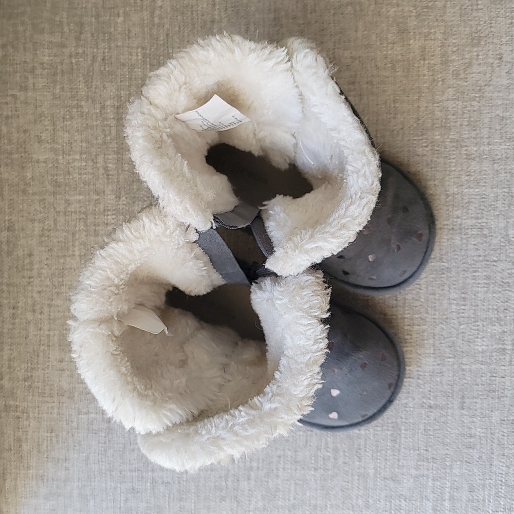 Toddler Faux Fur Grey Hearts Winter Boots - Picture 6 of 8
